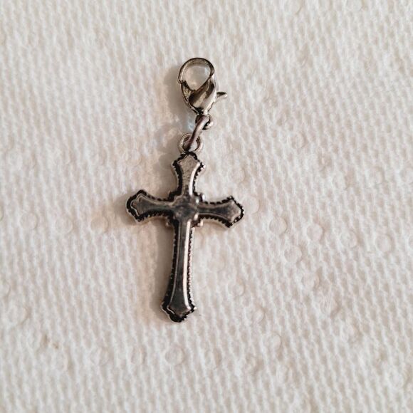 Silver tone Cross Charm - Picture 3 of 5